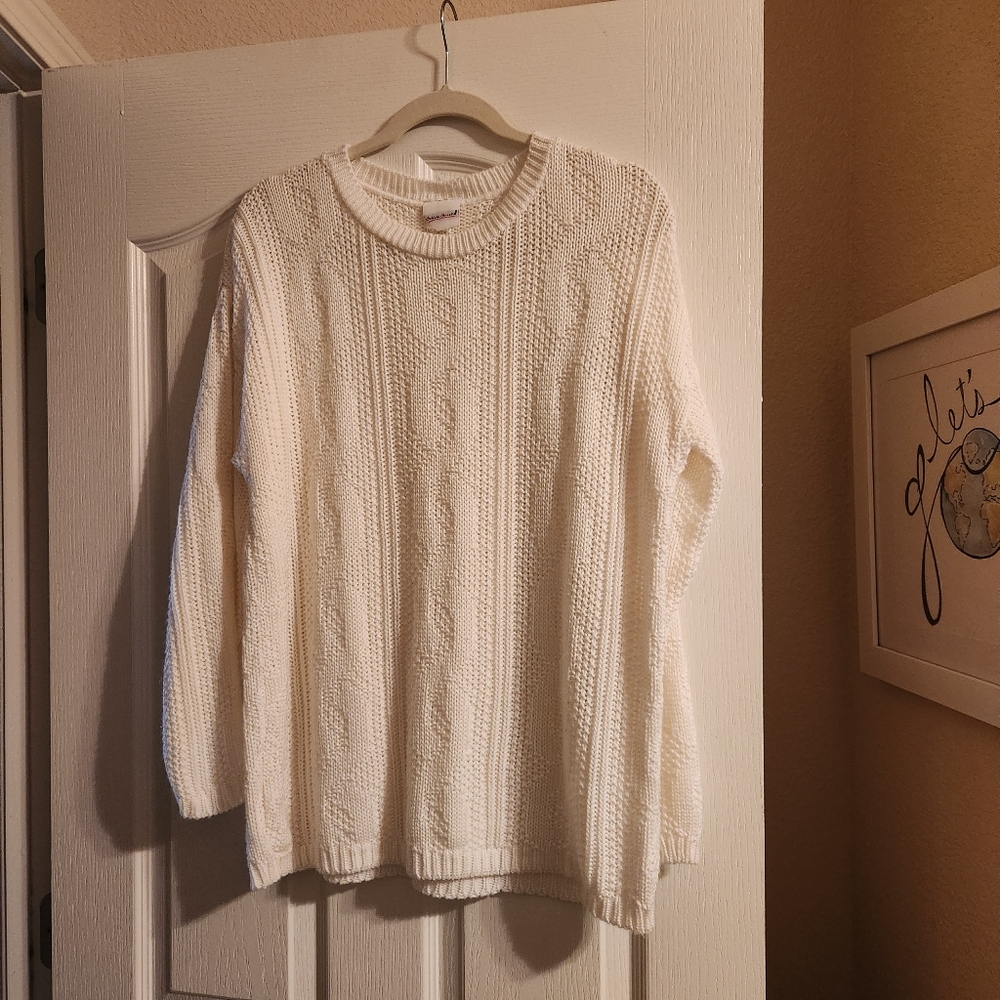 Pullover sweater